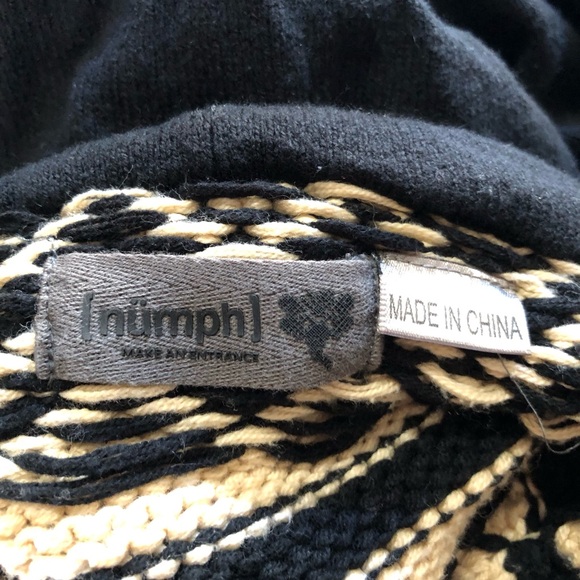 “Numph” Hooded Knitted Poncho / Sweater. Black and Ivory. Size m-l . - Picture 9 of 9